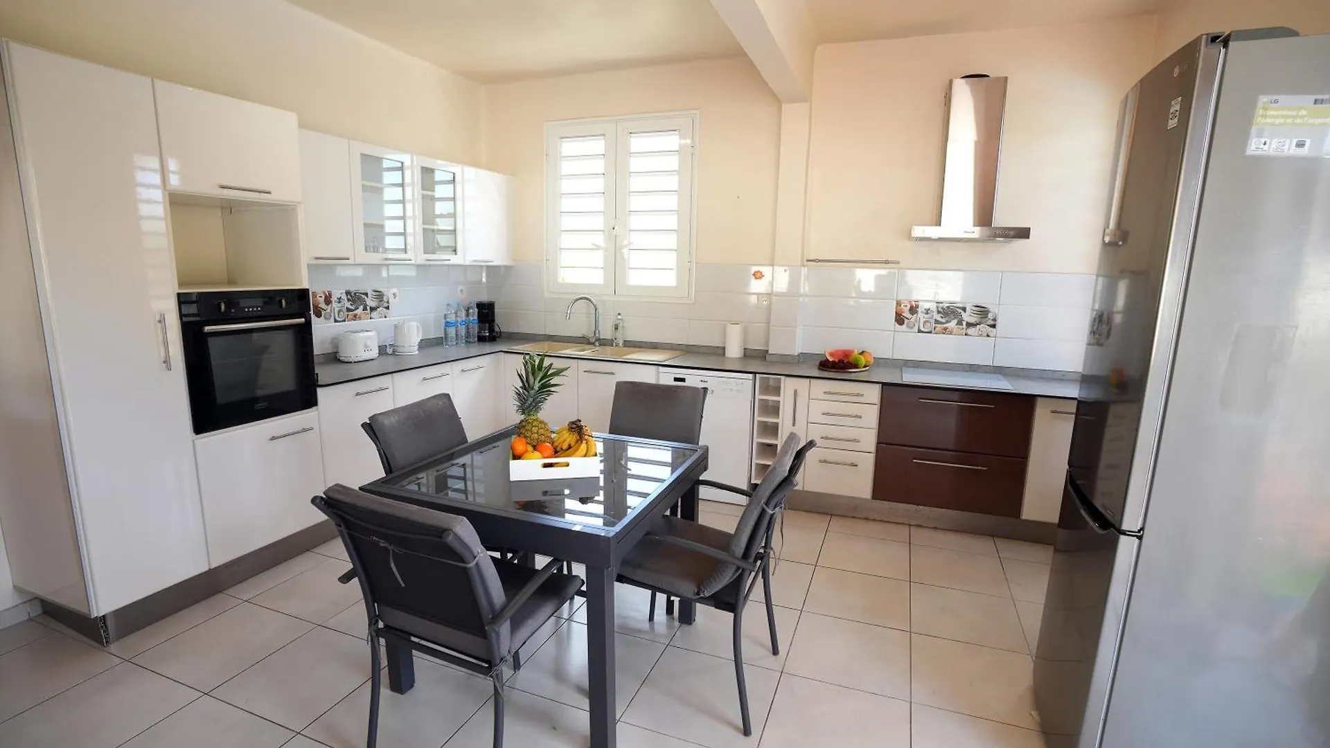 Villa Les Fioretti, 4 Chambres Climatisees Et Piscine A Fort De France, Ecoresponsable 0*, Fort-de-France