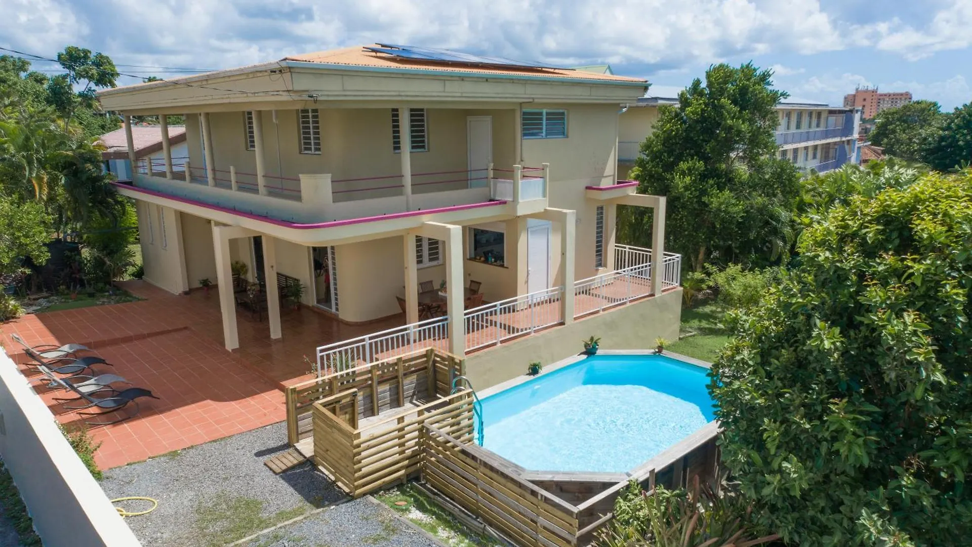 Villa Les Fioretti, 4 Chambres Climatisees Et Piscine A Fort De France, Ecoresponsable Fort-de-France