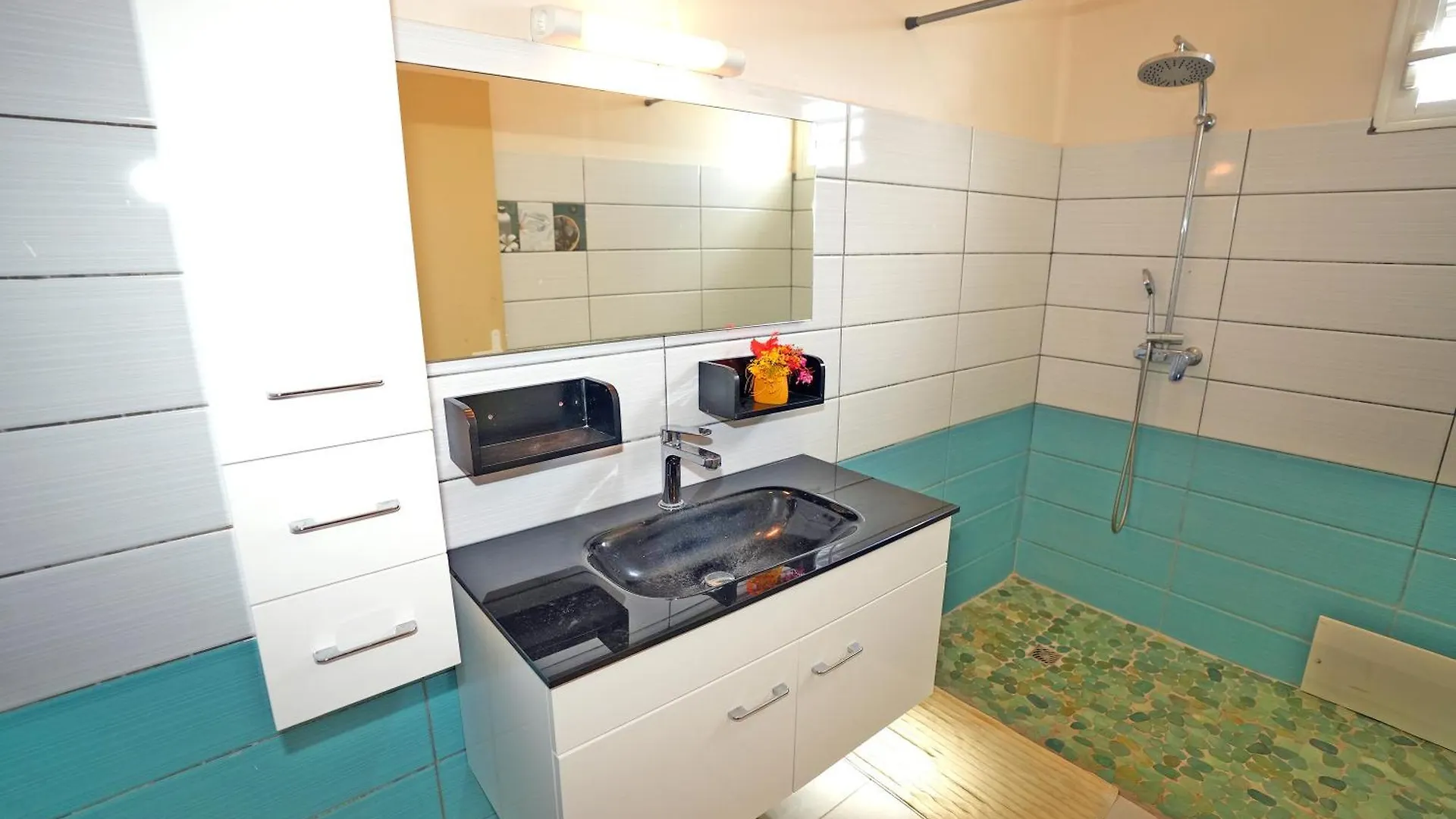 Villa Les Fioretti, 4 Chambres Climatisees Et Piscine A Fort De France, Ecoresponsable Hébergement de vacances